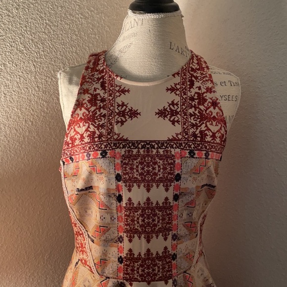 Beautiful multi color dress 👗. Cut & Flowy .. - Picture 2 of 5